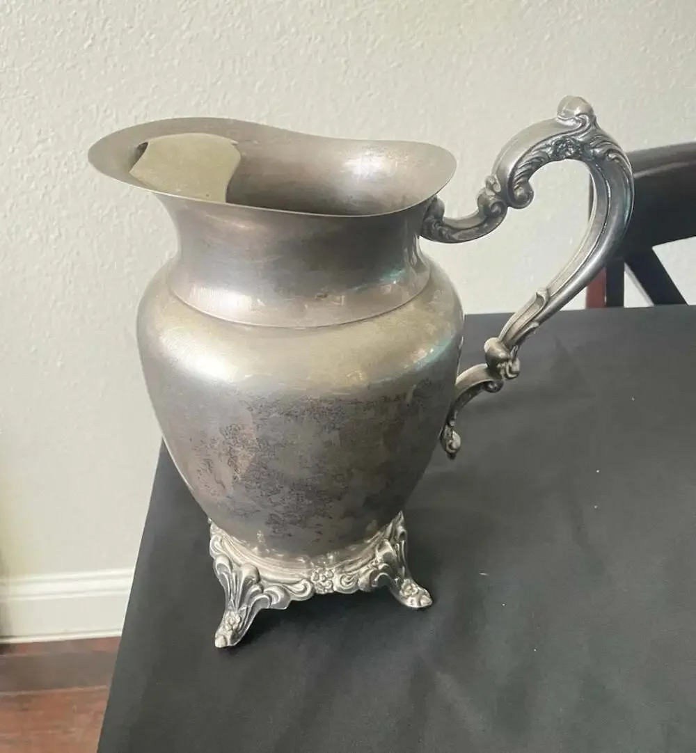 Vintage Oneida Silver-Plated Footed Water Pitcher with Ice Guard